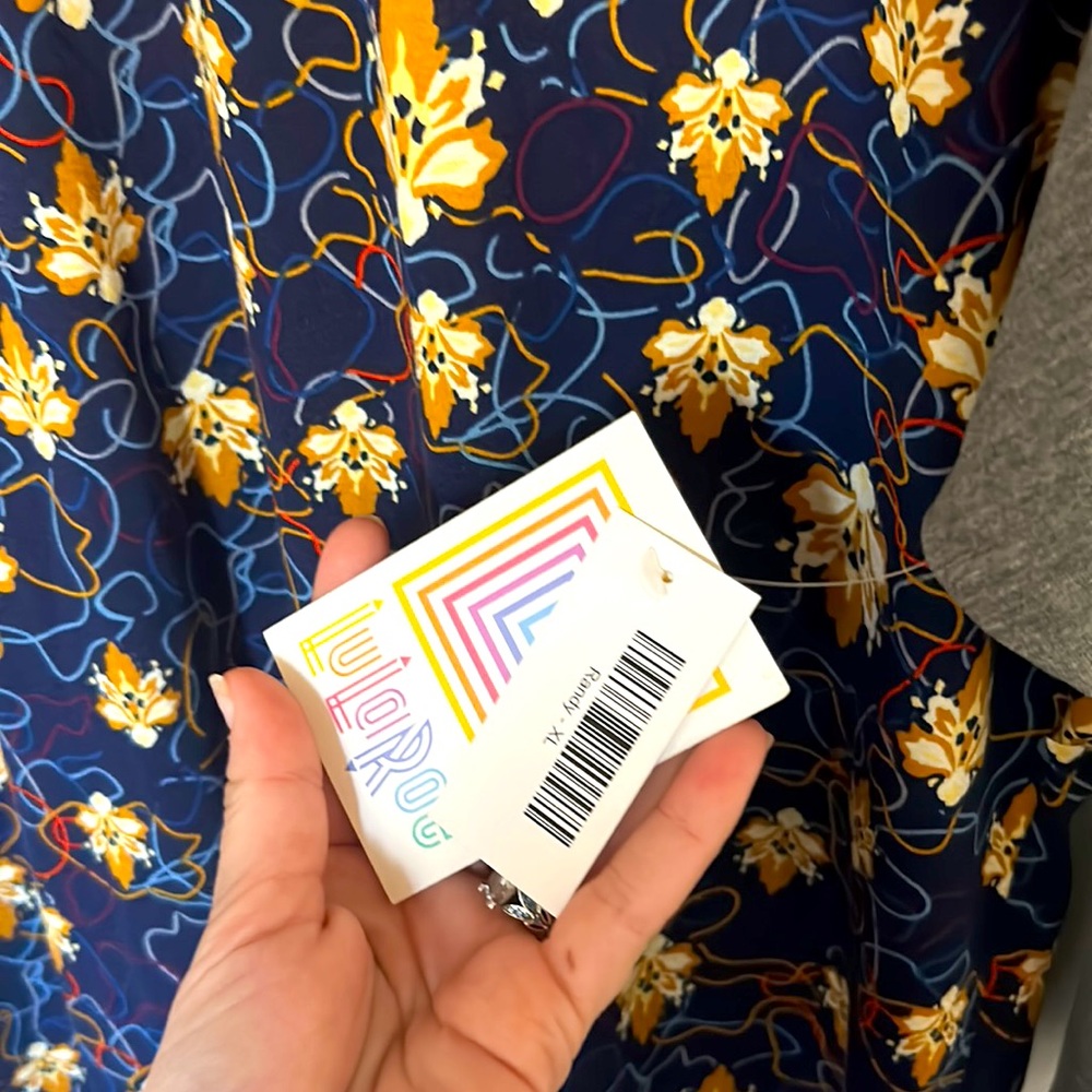 LuLaRoe Randy - Picture 3 of 4